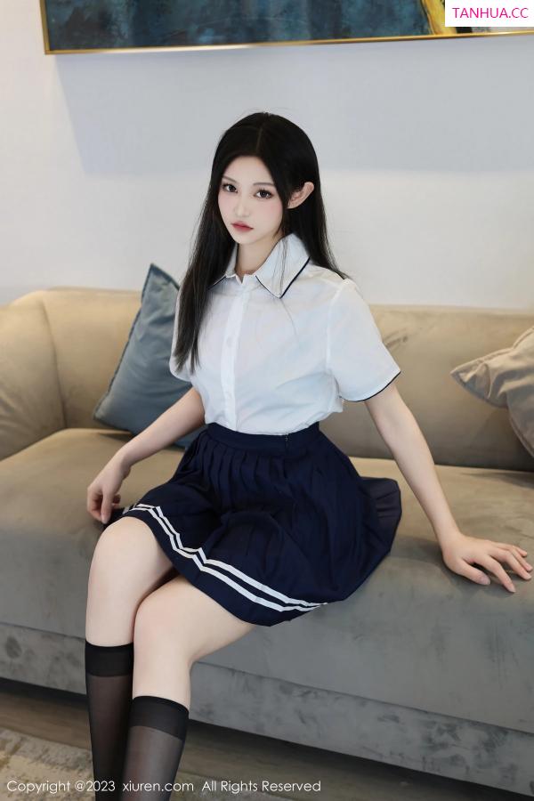 刘美含 刘美含 [XiuRen]高清写真图 2023.11.22 No.7697 大橘BBKira 丝袜短裙第2张图片